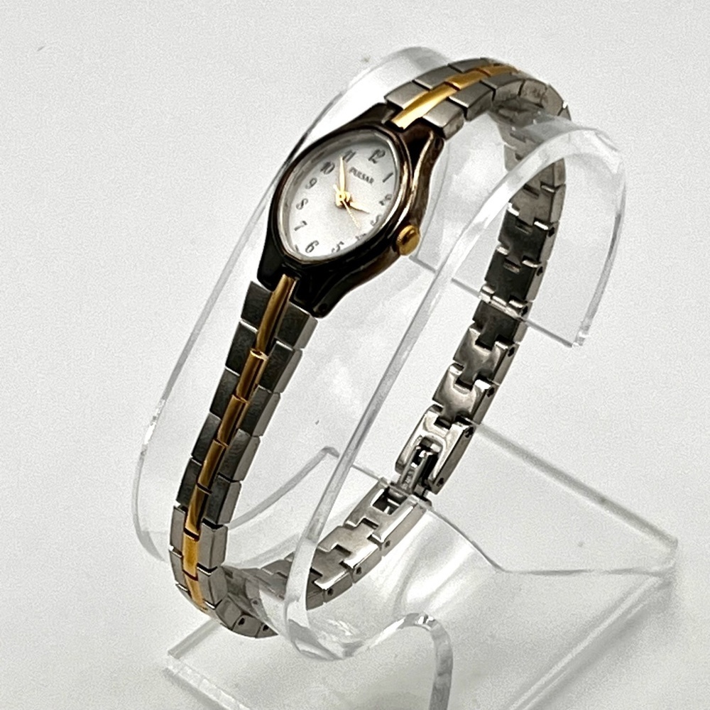 Pulsar By Seiko Nib Small Petite Oval Silver Gold… - image 5
